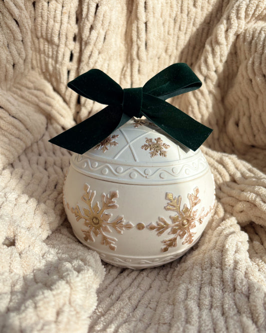 Świeca Świąteczna Bombka 230g - Soft Cashmere